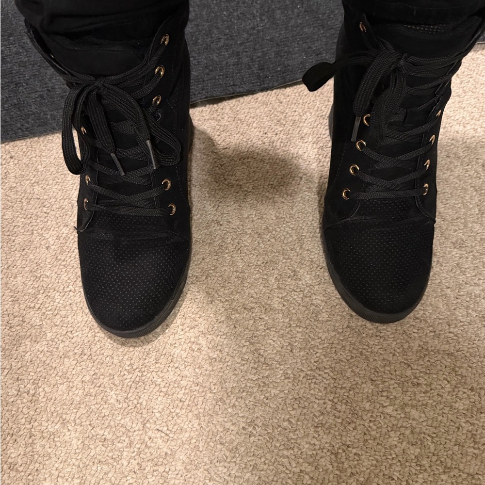 Stylish Black Ankle Boots with Gold Accents - Picture 3 of 6